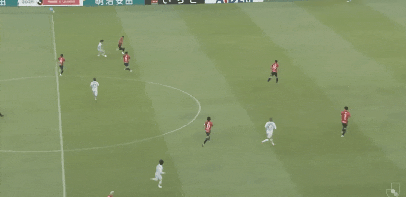 yl23455永利官网-日职联半场：绀野和也屡造险，鹿岛鹿角暂0-0福冈黄蜂