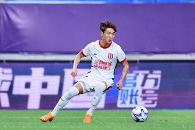 yl23455永利官网-韦世豪3分钟闪击！任意球贴地斩破门，赛季第10球，6年新高