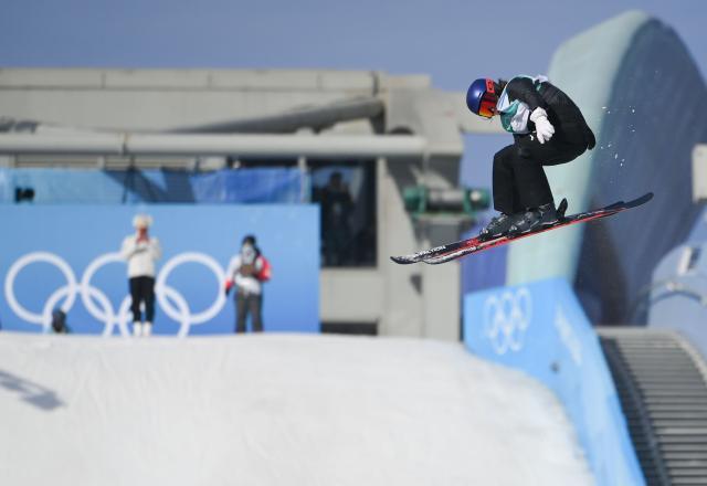 yl23455永利官网-谷爱凌冬奥首秀稳健发挥 排名第五晋级大跳台决赛