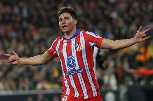 yl23455永利官网-英媒：切尔西对阿尔瓦雷斯有意